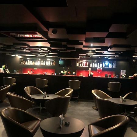 Cocoon Luxury Business Hotel Дханбад Экстерьер фото