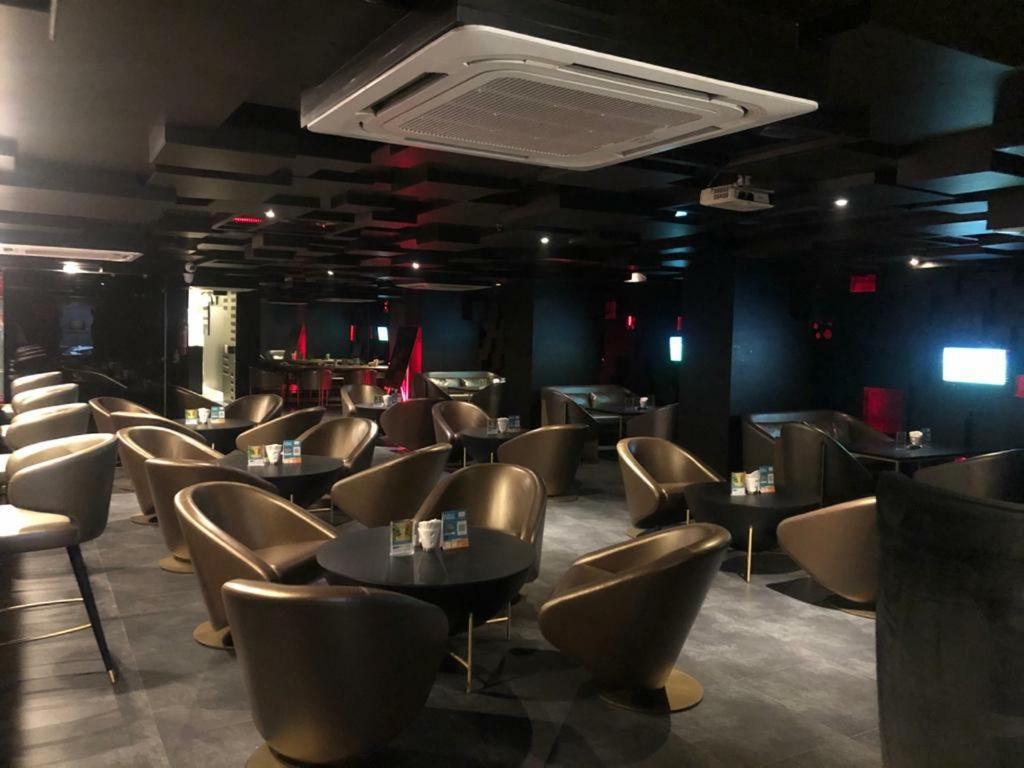 Cocoon Luxury Business Hotel Дханбад Экстерьер фото