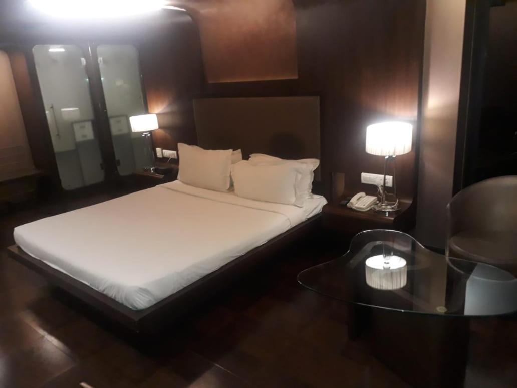 Cocoon Luxury Business Hotel Дханбад Экстерьер фото