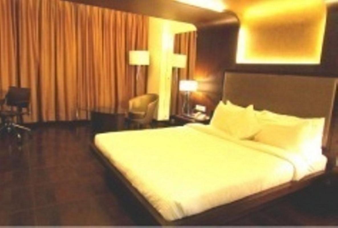 Cocoon Luxury Business Hotel Дханбад Экстерьер фото